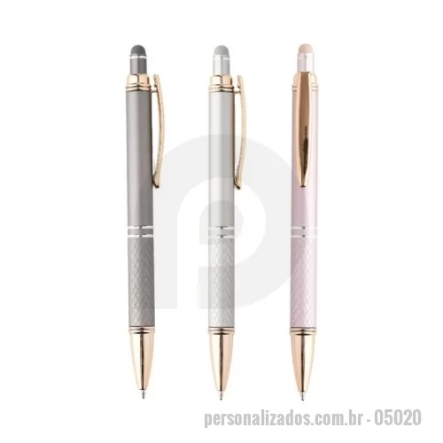 Caneta personalizada - 05020  Caneta metálica touch screen com parte inferior texturizada, acionamento por clique e carga esferográfica azul 1.0mm. Conheça mais produtos em nossa página exclusiva e faça seu orçamento!