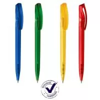 Disponíveis nas cores verde, amarelo, azul e vermelho, a caneta plástica para dar de brinde possui carga de tinta para até 2 km de escrita.