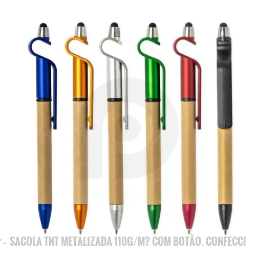 Caneta plástica personalizada -  Sacola TNT metalizada 110g/m² com botão. Confeccionado em TNT com revestimento plástico laminado, parte superior possui botão plástico para fecho.  Altura :  35 cm  Largura :  45,5 cm  Profundidade :  11,5 cm