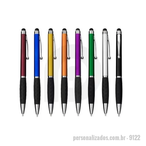 Caneta plástica personalizada - Caneta plástica com ponta, clip e pequenos detalhes em metal, além de detalhes ergonômicos na área próxima à tampa. Possui acionamento por rotação, carga esferográfica azul de 1.0mm e ponteira emborrachada para interação com dispositivos de telas sensíveis ao toque.
