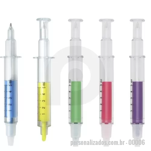 Caneta plástica personalizada - Descrição: Caneta plástica formato seringa, contém marca texto e carga esferográfica azul 1.0 mm, ambas com tampas protetoras.