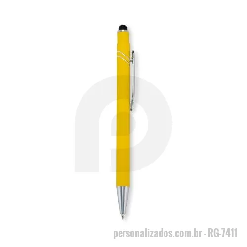 Caneta touch personalizada - Caneta metálica com acabamento emborrachado. Possui acionamento por clique, topo emborrachado para uso em dispositivos com telas sensíveis ao toque e carga esferográfica azul de 1,0 mm.