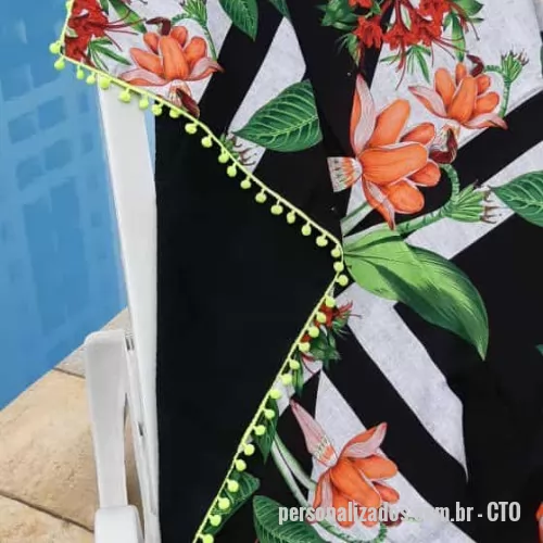 Canga personalizada - Canga de tactel de um lado e de outro tecido atoalhado. Acabamento em franja ou pompom.