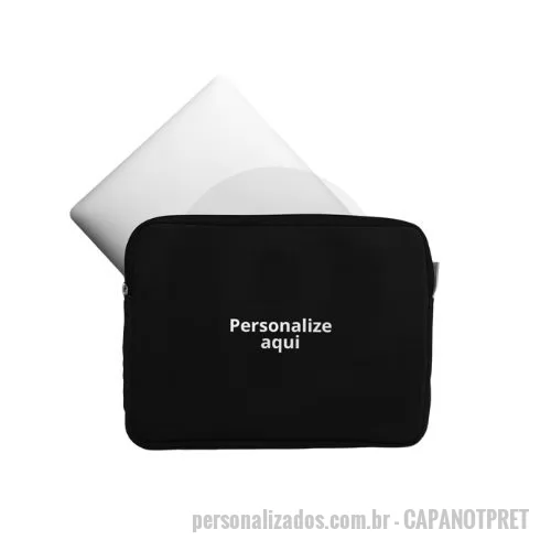 Capa para notebook personalizada - Apresentamos a capa de notebook personalizada, um item elegante e prático, perfeito para o público de brindes corporativos. Essa capa oferece uma proteção confiável e permite que os profissionais levem seu notebook com estilo e segurança para qualquer lugar.  Fabricada com materiais de alta qualidade, nossa capa de notebook combina durabilidade e sofisticação. Seu design funcional inclui um compartimento acolchoado para acomodar o notebook, proporcionando proteção contra arranhões e impactos.   A personalização é o diferencial dessa capa. Com a opção de adicionar o logotipo da sua empresa, nome do destinatário ou uma mensagem personalizada, cada capa se torna um brinde exclusivo e memorável. Isso fortalece a identidade da sua marca e cria uma conexão especial com quem a recebe, reforçando a apreciação e fidelidade.  Essa capa de notebook personalizada é uma escolha ideal para eventos corporativos, feiras de negócios ou como presente para colaboradores e clientes. Além de ser um item út