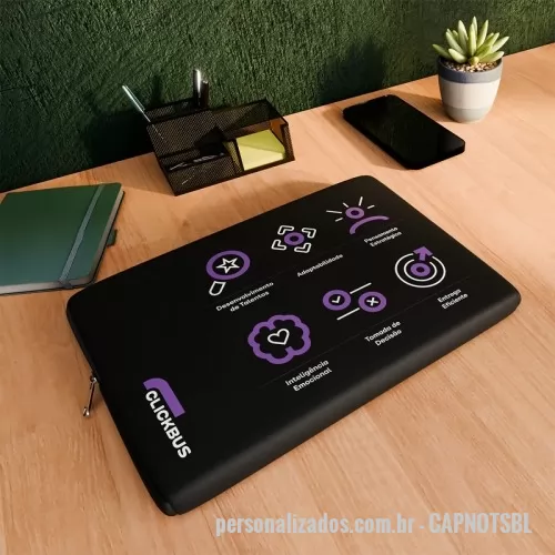 Capa para notebook personalizada - Presentear clientes e parceiros de negócios com algo útil e marcante faz toda a diferença na percepção da sua marca. A Capa para Notebook em Neoprene Personalizada é a escolha perfeita para quem busca um brinde sofisticado e funcional. Produzida com Tecido Neoprene, ela protege o dispositivo contra riscos, impactos e respingos, mantendo-o seguro no uso diário. A personalização em alta definição permite aplicar logotipos, slogans ou artes exclusivas, transformando a capa em um cartão de visitas em movimento. Cada vez que o notebook é utilizado, sua marca ganha destaque, reforçando a presença institucional de forma prática e elegante. Um brinde útil, durável e de alto valor percebido que fortalece relacionamentos comerciais.         Dimensões: 10, 12, 14, 15, 15.6, 17, 17.3 Polegadas