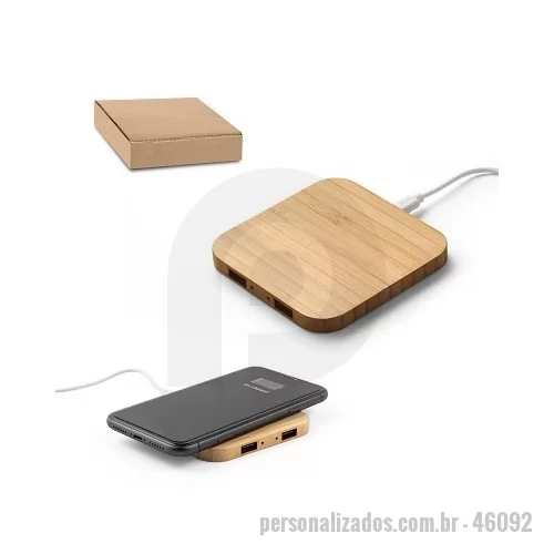 Carregador de celular personalizado - Carregador wireless em bambu com função hub