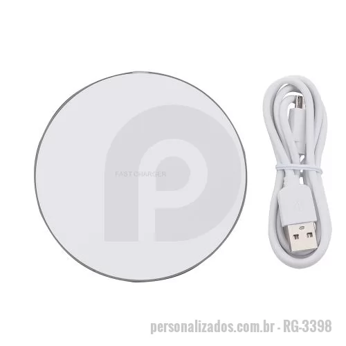 Carregador de celular personalizado - Carregador rápido por indução em plástico com base antiderrapante em silicone. Compatível com Qi, entrada Micro-USB, iluminação RGB.