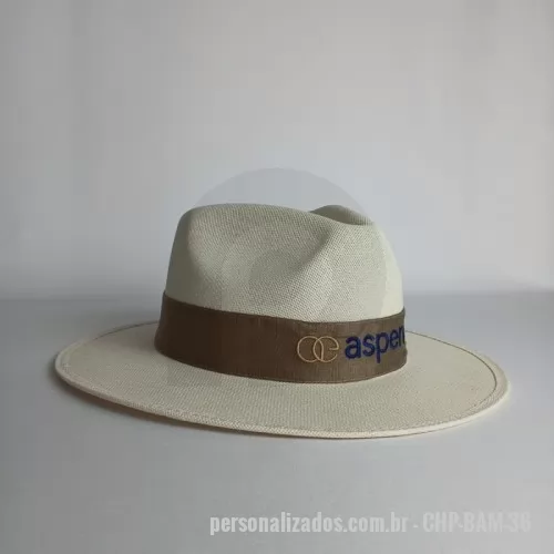 Chapéu personalizado - Bambu · faixa corino. Chapéu de fibra de bambu com faixa de corino gravada com a sua marca. O acabamento mais sofisticado da nossa linha de chapéus. Para presentes de alto valor, eventos corporativos e ações de verão. Pedido mínimo: 30 peças. Atendimento direto, arte criada pelo nosso estúdio sem custo no pedido fechado e envio para todo o Brasil. Prazo a partir de 15 dias úteis após a aprovação da arte e o pagamento.