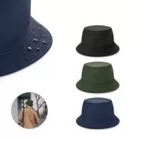 Panamá em poliéster 100% reciclado, repelente à água. Confortável, leve e prático para o dia a dia, faça chuva ou sol. ø59 mm