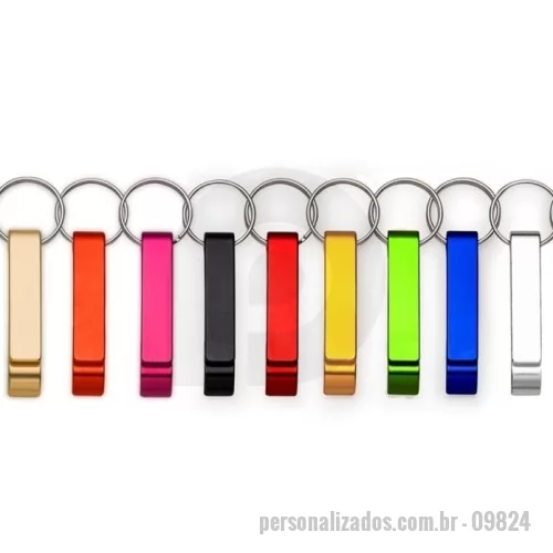 Chaveiro com abridor de garrafa personalizado - Descrição: Chaveiro abridor de metal formato “pé de galinha”.  Largura :  1,1 cm  Comprimento :  6,5 cm  Medidas aproximadas para gravação (CxL):  5,3 cm x 1 cm  Tamanho total aproximado  (CxL):  8,4 cm -comprimento com argola  Peso aproximado (g):  10