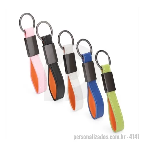 Chaveiro com cordão personalizado - Chaveiro metálico com tira em couro sintético. Possui superfície lisa e dois parafusos na parte posterior.  Altura :  12,6 cm  Largura :  3,2 cm