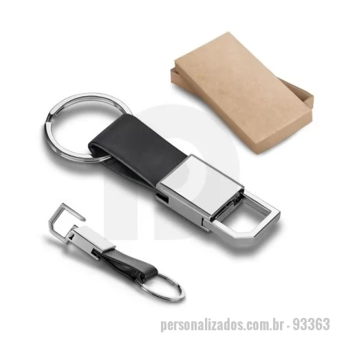 Chaveiro de couro ou sintético personalizado - Chaveiro em c. sintético e metal com mosquetão. Fornecido em caixa presente de papel kraft reciclado. 21 x 77 x 8 mm