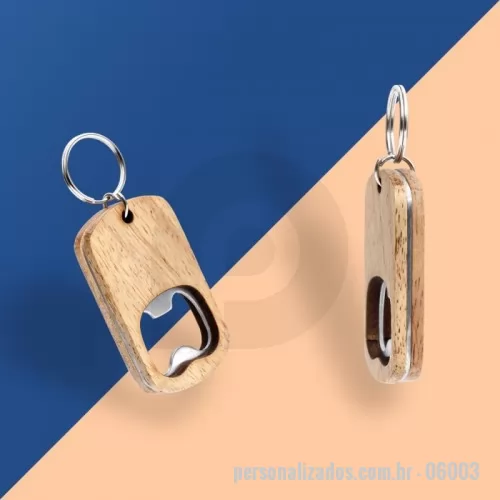 Chaveiro ecológico personalizado - Chaveiro abridor de garrafas em madeira.  Altura :  6,9 cm  Largura :  4,1 cm  Espessura :  1 cm  Comprimento :  c/ argola: 9,5 cm  Medidas aproximadas para gravação (CxL):  2 cm x 3 cm  Peso aproximado (g):  35