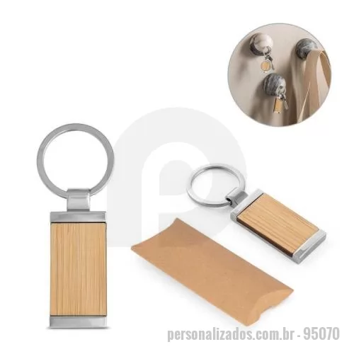 Chaveiro ecológico personalizado - Chaveiro retangular em bambu com revestimento em metal. Fornecido com bolsa em cartão kraft. 22 x 47 x 5 mm