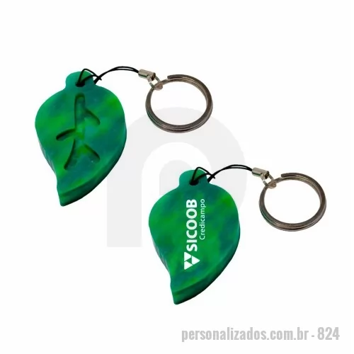 Chaveiro ecológico personalizado - Green Plasticaria, fabricado 100% com plástico reciclado, produto inovador e eco sustentável, medindo 5,8x5,3cm, a escolha ideal para o meio ambiente e para adequação às estratégias corporativas de ESG.