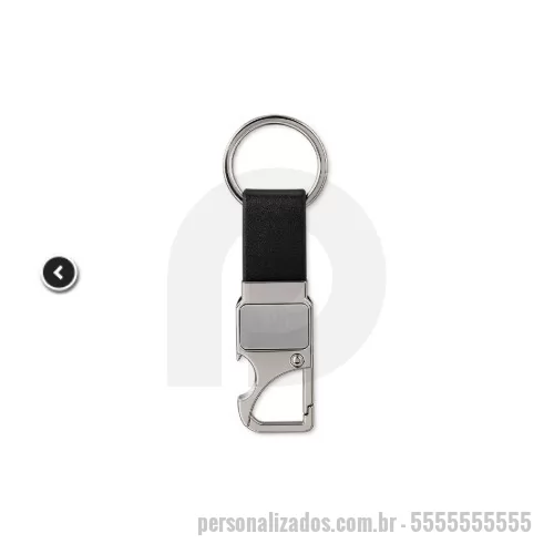 Chaveiro metálico personalizado - Chaveiro metálico feito em liga de zinco com mosquetão e abridor de garrafa. Possui plaquinha frontal em aço escovado e alça em poliuretano (PU).  Altura :  8,1 cm  Largura :  2,4 cm  Profundidade :  0,8 cm