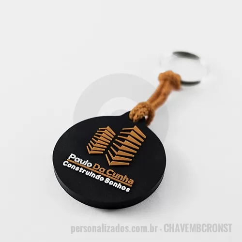 Chaveiro personalizado - Chaveiro Emborrachado Gravação em Alto relevo com a logo do cliente.  Desenvolvimento de formato e marca específica. Acabamento em cordão de nylon e argola (ou em corrente metálica e argola). Faça seu orçamento.