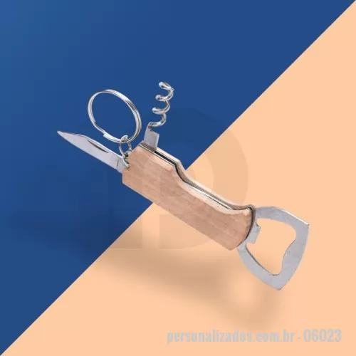 Chaveiro personalizado - Chaveiro multifunções com estrutura em madeira e aço inox, possui três utilidades em um só acessório: um abridor de garrafas, um saca-rolhas e um canivete.