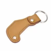 Chaveiro CH2 – Chaveiro produzido em sintético nobre com acabamento costurado, possui argola, dois botões para acabamento e gravação em baixo relevo. ou digital colorido