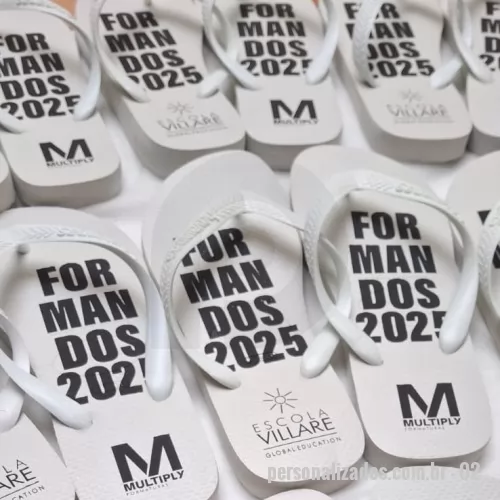 Chinelo personalizado - Personalize seus passos, marque sua história! Nossas Havaianas personalizadas recebem estampas exclusivas  na sola, perfeitas para casamentos, eventos corporativos ou para expressar seu estilo. Conforto, qualidade e personalização em um só produto!