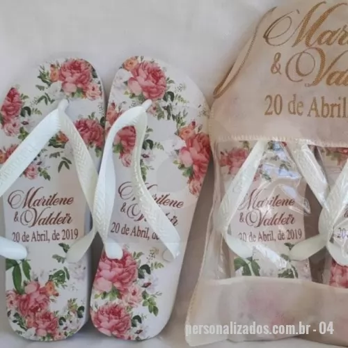 Chinelo personalizado - Personalize seus passos, marque sua história! Nossas Havaianas personalizadas recebem estampas exclusivas  na sola, perfeitas para casamentos, eventos corporativos ou para expressar seu estilo. Conforto, qualidade e personalização em um só produto!