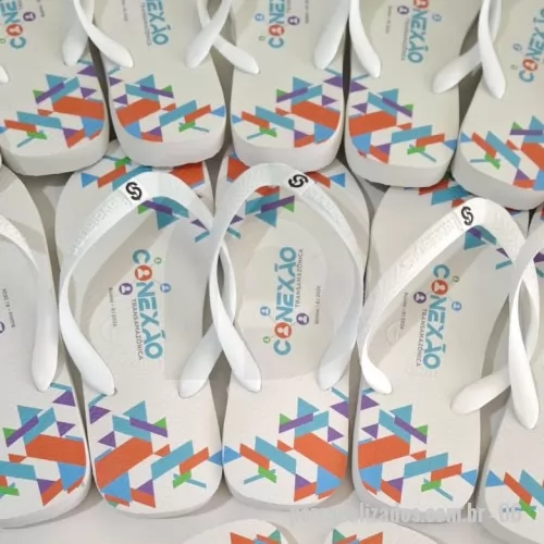 Chinelo personalizado - Personalize seus passos, marque sua história! Nossas Havaianas personalizadas recebem estampas exclusivas  na sola, perfeitas para casamentos, eventos corporativos ou para expressar seu estilo. Conforto, qualidade e personalização em um só produto!