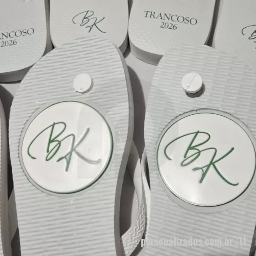 Chinelo personalizado - Personalize seus passos, marque sua história! Nossas Havaianas personalizadas recebem estampas exclusivas  na sola, perfeitas para casamentos, eventos corporativos ou para expressar seu estilo. Conforto, qualidade e personalização em um só produto!