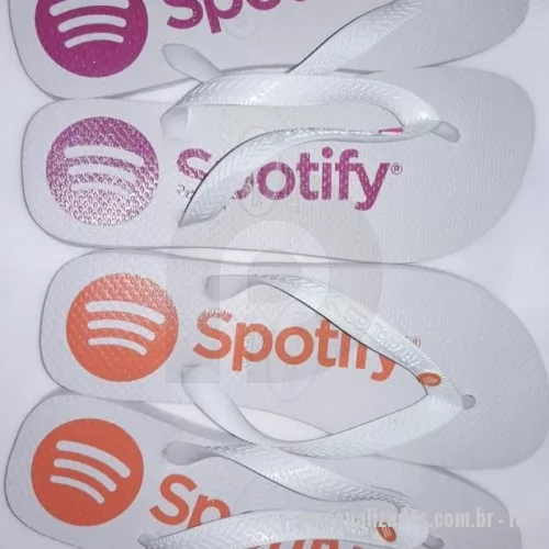 Chinelo personalizado - Personalize seus passos, marque sua história! Nossas Havaianas personalizadas recebem estampas exclusivas  na sola, perfeitas para casamentos, eventos corporativos ou para expressar seu estilo. Conforto, qualidade e personalização em um só produto!