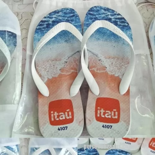 Chinelo personalizado - Personalize seus passos, marque sua história! Nossas Havaianas personalizadas recebem estampas exclusivas  na sola, perfeitas para casamentos, eventos corporativos ou para expressar seu estilo. Conforto, qualidade e personalização em um só produto!