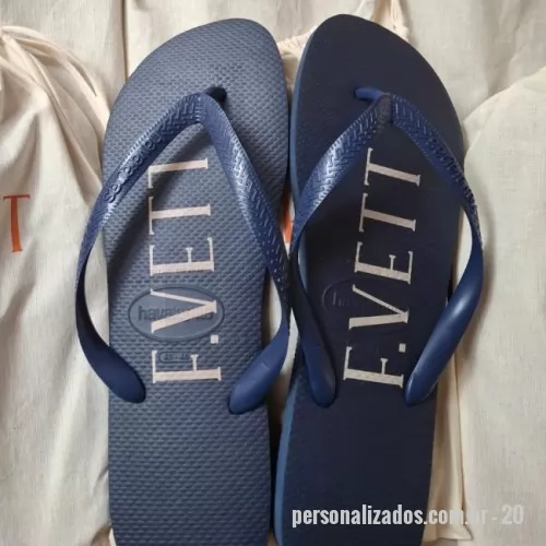 Chinelo personalizado - Personalize seus passos, marque sua história! Nossas Havaianas personalizadas recebem estampas exclusivas  na sola, perfeitas para casamentos, eventos corporativos ou para expressar seu estilo. Conforto, qualidade e personalização em um só produto!