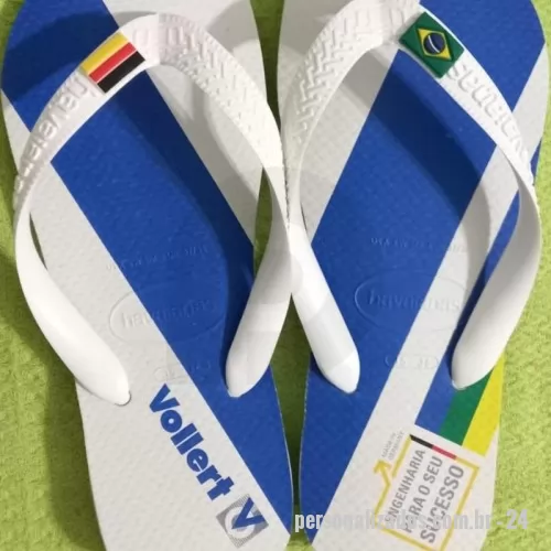 Chinelo personalizado - Personalize seus passos, marque sua história! Nossas Havaianas personalizadas recebem estampas exclusivas  na sola, perfeitas para casamentos, eventos corporativos ou para expressar seu estilo. Conforto, qualidade e personalização em um só produto! Etiquetas emborrachadas nas correias são cobradas a parte.