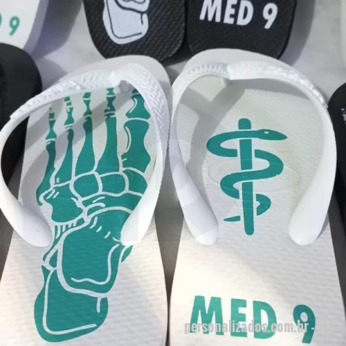 Chinelo personalizado - Personalize seus passos, marque sua história! Nossas Havaianas personalizadas recebem estampas exclusivas  na sola, perfeitas para casamentos, eventos corporativos ou para expressar seu estilo. Conforto, qualidade e personalização em um só produto!