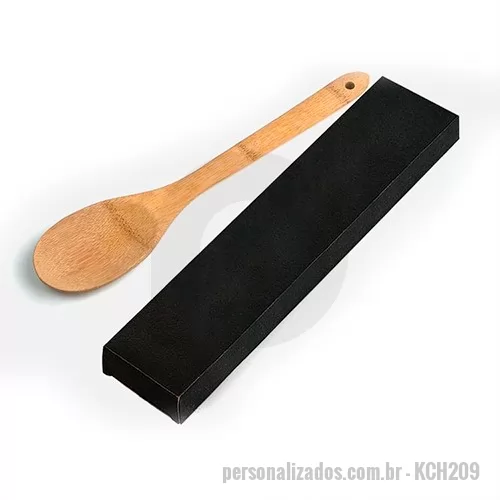Colher de pau personalizado - Colher em bambu personalizada é um produto ecológico de alta resistência e 30% mais leve do que as madeiras de lei. Ela é ideal para ser utilizada em panelas antiaderentes e certamente será de grande utilidade no dia a dia de seus clientes e colaboradores. Personalize com sua marca gravada a laser e compre a partir de 10 unidades.