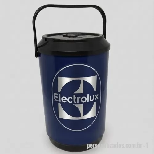 Cooler personalizado - Cooler Térmico 8 Latas personalizado, ideal para brindes, eventos e ações promocionais. Compacto e prático, mantém as bebidas geladas por mais tempo e oferece excelente espaço para destacar a sua marca. Uma opção útil e atrativa para clientes, colaboradores e parceiros.