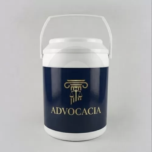 Cooler personalizado - Cooler Térmico 16 Latas personalizado, ideal para brindes de maior impacto, eventos e campanhas promocionais. Com alta capacidade e ampla área para personalização, mantém as bebidas geladas por mais tempo e destaca a sua marca em momentos de lazer, confraternização e celebração. 