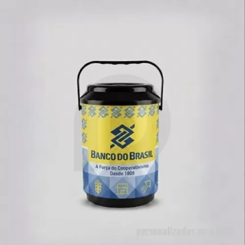 Cooler personalizado - Cooler Térmico 10 Latas personalizado, perfeito para brindes corporativos, campanhas promocionais e eventos. Com maior capacidade e ampla área para personalização, mantém as bebidas geladas por mais tempo e garante destaque para a sua marca em diversos momentos do dia a dia. 
