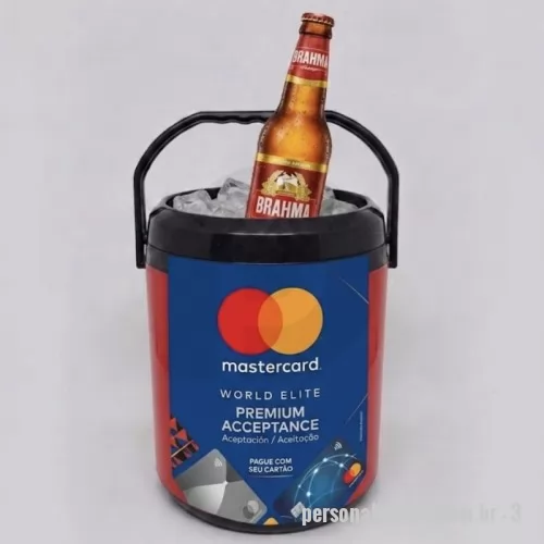 Cooler personalizado - Cooler Térmico 12 Latas personalizado, ideal para ações promocionais, eventos e brindes corporativos. Com excelente capacidade e ampla área para personalização, mantém as bebidas geladas por mais tempo e proporciona grande visibilidade para a sua marca. 