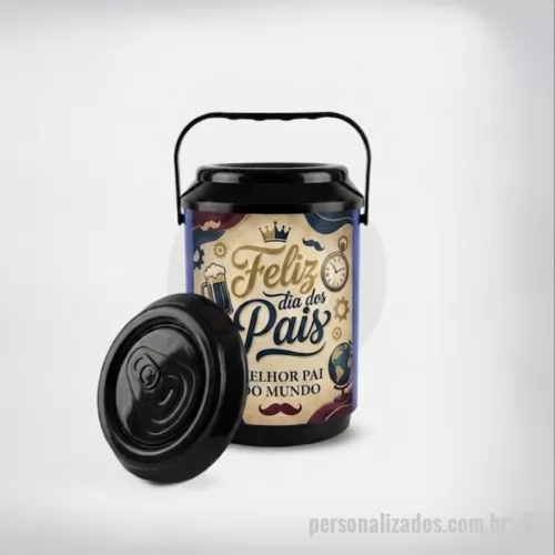 Cooler personalizado - Cooler Térmico Personalizado para 10 Latas – Especial Dia dos Pais. Um presente prático, útil e cheio de personalidade para celebrar quem sempre esteve ao seu lado. Com capacidade para até 10 latas, mantém as bebidas geladas por mais tempo e conta com ampla área para personalização, permitindo incluir mensagens, homenagens, logotipos ou artes exclusivas para tornar a data ainda mais especial.