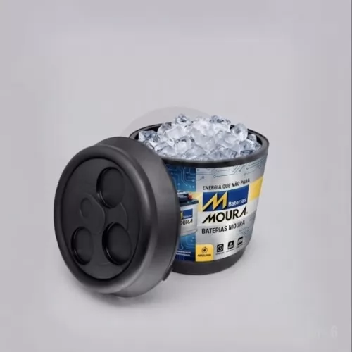 Cooler personalizado - Cooler Térmico Personalizado para 24 Latas, com capacidade de 21 litros e ampla área para personalização. Ideal para brindes, eventos e ações promocionais, mantém as bebidas geladas por mais tempo e garante máxima visibilidade para sua marca. Resistente e espaçoso, possui dimensões de 365 mm de altura x 345 mm de diâmetro e peso aproximado de 2,700 kg.