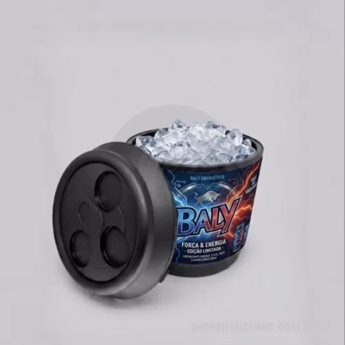 Cooler personalizado - Cooler Térmico Personalizado para 24 Latas, com capacidade de 21 litros e ampla área para personalização. Ideal para brindes, eventos e ações promocionais, mantém as bebidas geladas por mais tempo e garante máxima visibilidade para sua marca. Resistente e espaçoso, possui dimensões de 365 mm de altura x 345 mm de diâmetro e peso aproximado de 2,700 kg. 