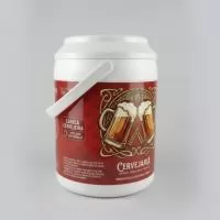 Cooler Térmico 16 Latas com alta capacidade e excelente área para personalização, ideal para brindes corporativos e ações promocionais de maior impacto. Prático e resistente, é perfeito para churrascos, viagens, eventos e momentos de lazer, mantendo bebidas geladas por mais tempo. Um brinde útil e valorizado, que amplia a visibilidade da sua marca e fortalece o relacionamento com clientes, colaboradores e parceiros.