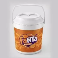 Cooler Térmico 16 Latas personalizado, ideal para brindes de maior impacto, eventos e campanhas promocionais. Com alta capacidade e ampla área para personalização, mantém as bebidas geladas por mais tempo e destaca a sua marca em momentos de lazer, confraternização e celebração. 