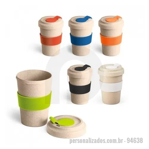 Copo bucks personalizado - Copo de viagem em fibra de bambu (50%) e PP (50%), com tira de silicone no corpo para facilitar o transporte. A tampa em silicone no topo roda para tapar abertura e prevenir salpicos. Capacidade até 500 ml. ø95 x 140 mm