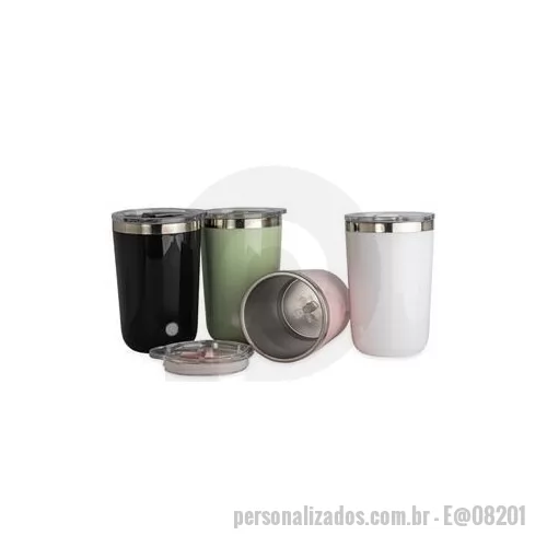 Copo de alumínio personalizado - O Copo com Misturador Magnético é prático e inovador, ideal para quem busca a textura perfeita em suas bebidas. Com motor de alta velocidade, ele mistura facilmente líquidos de até 300 ml e pós, como café, chá, proteínas, glicose, leite em pó e muito