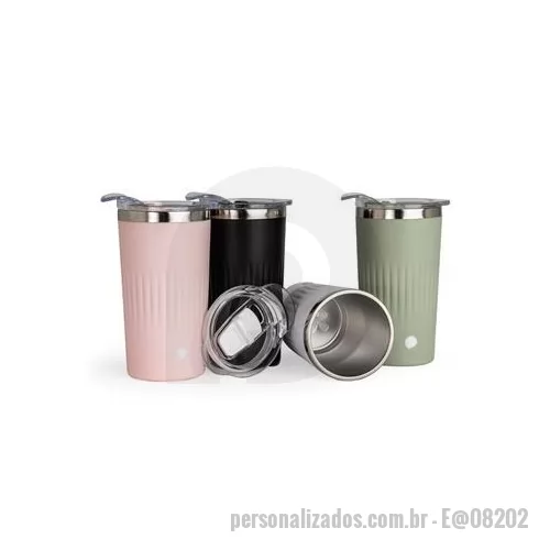 Copo de alumínio personalizado - O Copo com Misturador Magnético é prático e inovador, ideal para quem busca a textura perfeita em suas bebidas. Com motor de alta velocidade, ele mistura facilmente líquidos de até 450 ml e pós, como café, chá, proteínas, glicose, leite em pó e muito