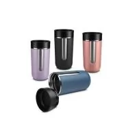 Mantenha suas bebidas sempre na temperatura perfeita com este copo térmico de 400 ml! Com parede dupla em aço inox e um design moderno com detalhes em plástico, ele é ideal para quem busca praticidade e estilo. A tampa plástica com sistema antivazame
