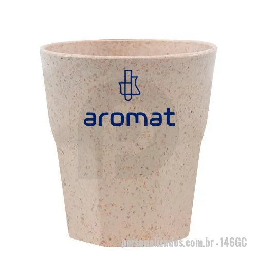 Copo ecológico personalizado - Capacidade para 300 ml. Copo sustentável feito com 50% de fibra de madeira e 50% de Plástico Premium (PP), reduzindo a quantidade de plástico e reaproveitando resíduos renováveis. Cores inovadoras, design moderno e acabamento impecável, feito em material atóxico e resistente ao micro-ondas e máquina de lavar.