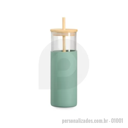 Copo ecológico personalizado - Copo de vidro borossilicato com capacidade de 500ml. Inclui canudo e tampa de bambu com abertura para canudo, além de uma luva de silicone para melhor aderência. Altura : 19,3 cm Largura : 6,9 cm Circunferência : 21,7 cm Comprimento : canudo: 22 cm 