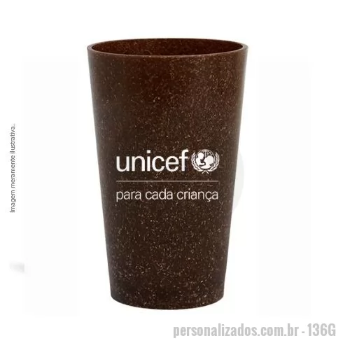 Copo ecológico personalizado - Capacidade para 320 ml. Copo sustentável feito com 50% de fibra natural de coco ou madeira e 50% de Plástico Premium (PP), reduzindo a quantidade de plástico e reaproveitando resíduos renováveis. Design moderno e acabamento impecável, feito em material atóxico e resistente ao microondas e máquina de lavar.