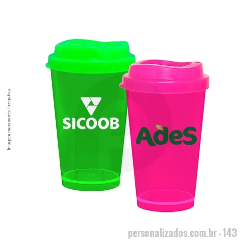 Copo personalizado - Capacidade 320ml. Copo Cancun Cristal MUG é feito em Plástico Premium (PS Cristal) atóxico, com parede espessa resultando em um produto robusto de alta qualidade. Acompanha tampa MUG feita em Plástico Premium (PP), atóxico. A transparência deixa o produto mais moderno e elegante. 